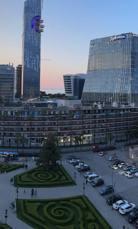 Apartment Boulevardside バトゥーミ エクステリア 写真